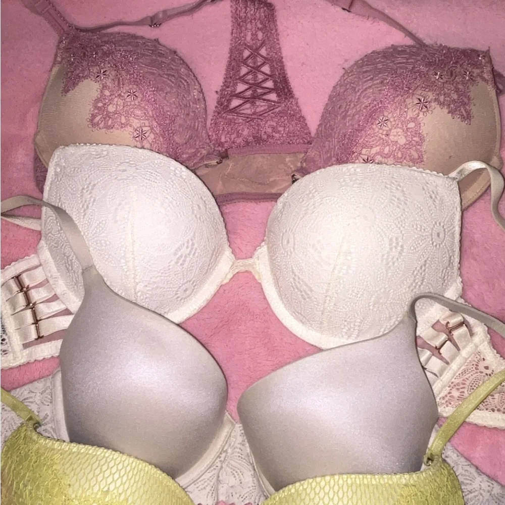 11 Victoria Secret bras (sold all together) 32C - Picture 5 of 13